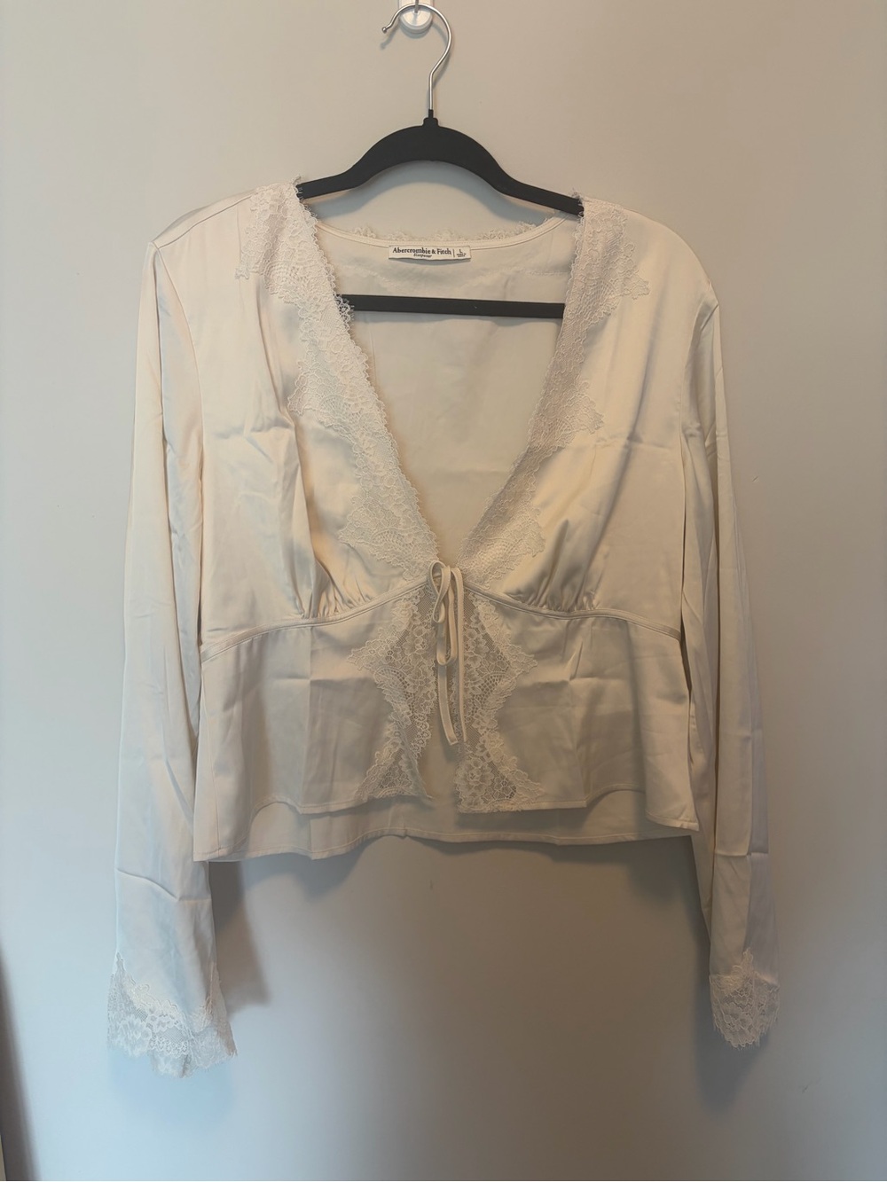 Abercrombie Lace Trim Satin Tie-Front Top — Cream - L